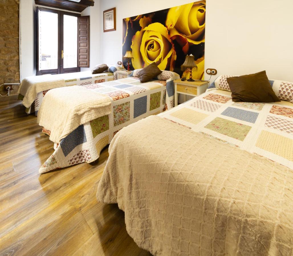 La Pata De Oca Hostal Rural Y Albergue Torres del Rio Bagian luar foto